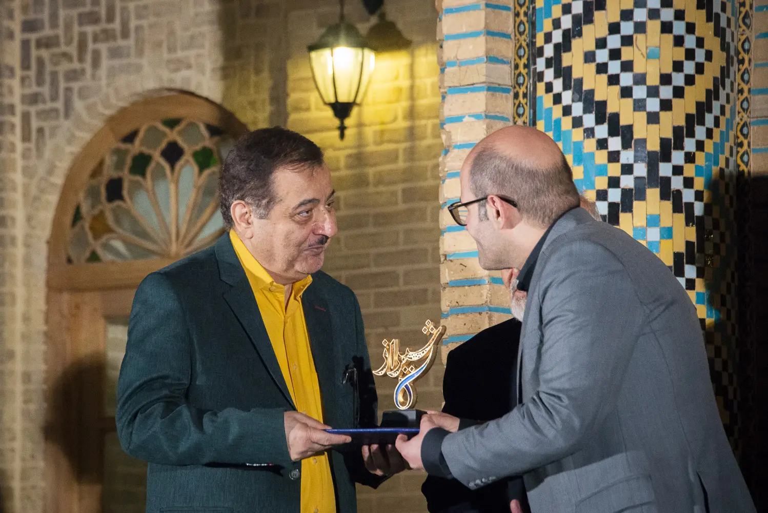تجلیل از پروفسور سیدابوالقاسم فروزانی در مرکز شیرازشناسی/سرمایه واقعی شیراز، نخبگان و فرهیختگان آن است