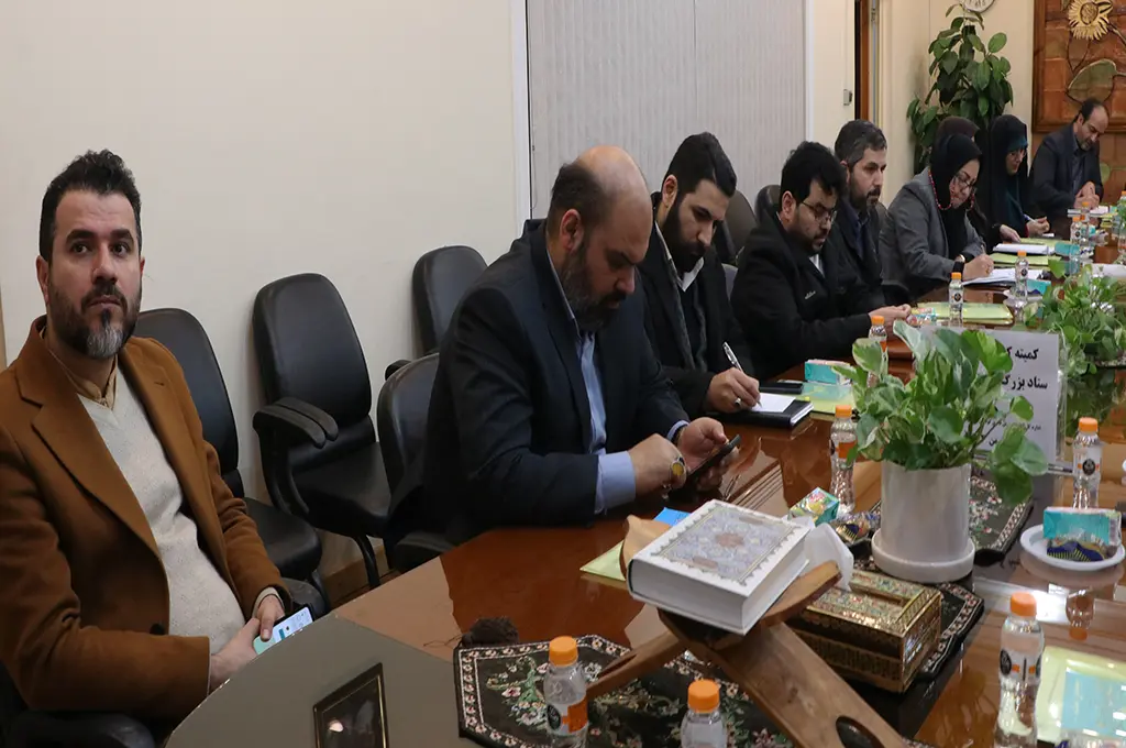 دهه فجر انقلاب بستری برای پیوند میان نسلی قرار‌ گیرد