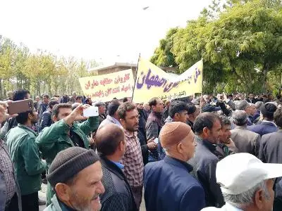 کشاورزان می‌خواهند صدای اعتراض خود را به گوش مسئولان برسانند/کمبود آب‌شرب تابستان با آب بی‌کیفیت چاه‌ها جبران شد+عکس