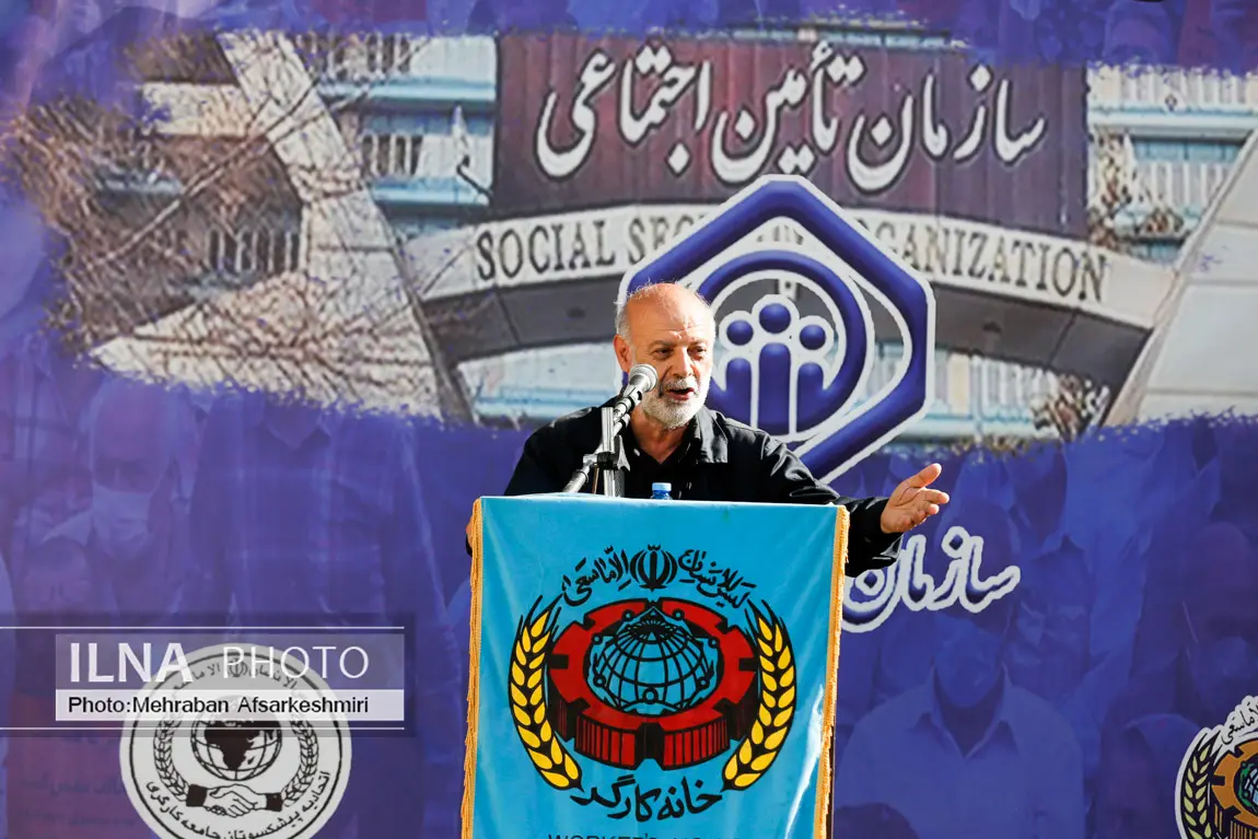 با بیمه تکمیلی مخالفیم/ برای مسکن بازنشستگان کاری نکردند/ دست‌اندازی به منابع صندوق تامین اجتماعی، «خط قرمز» جامعه کارگری است