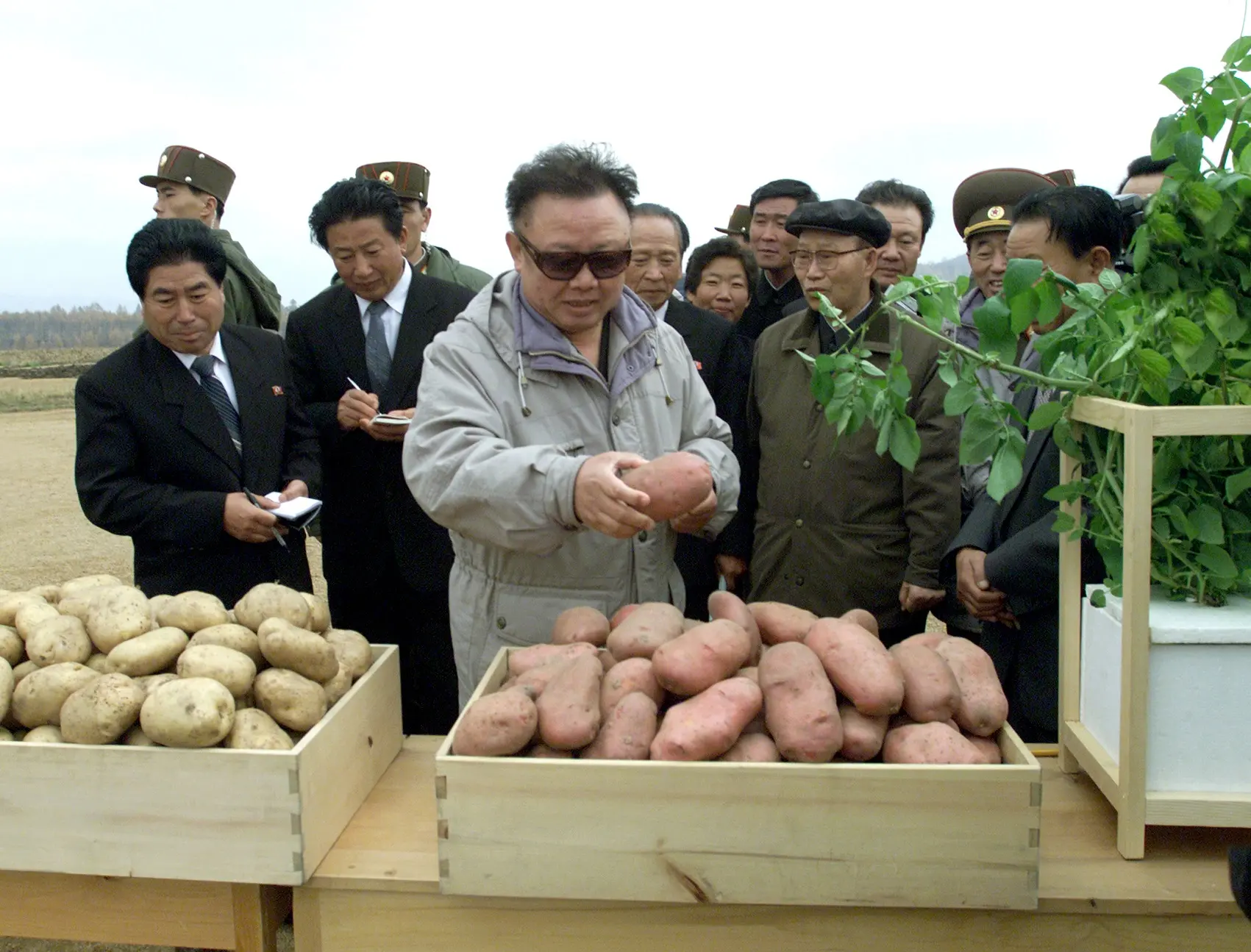   For People’s Happiness;  On the 82nd Birth Anniversary of Chairman Kim Jong Il
