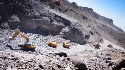 معدن کرومیت، تهدیدی برای زندگی ٣ هزار نفر در روستای دهمورد/ معدن‌کاوی به قیمت نابودی زیستگاه‌های بختگان/ اهالی روستا: مخالف توسعه فعالیت معدنی هستیم؛ مسئولان صدایمان را بشنوند