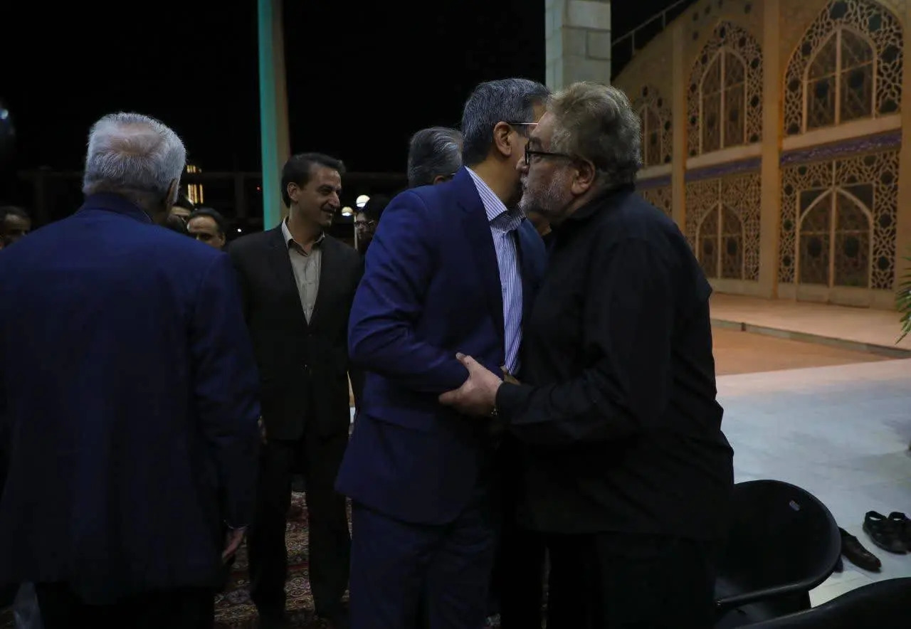 برگزاری مراسم ترحیم خواهر سید محمد خاتمی با حضور چهرههای سیاسی در یزد