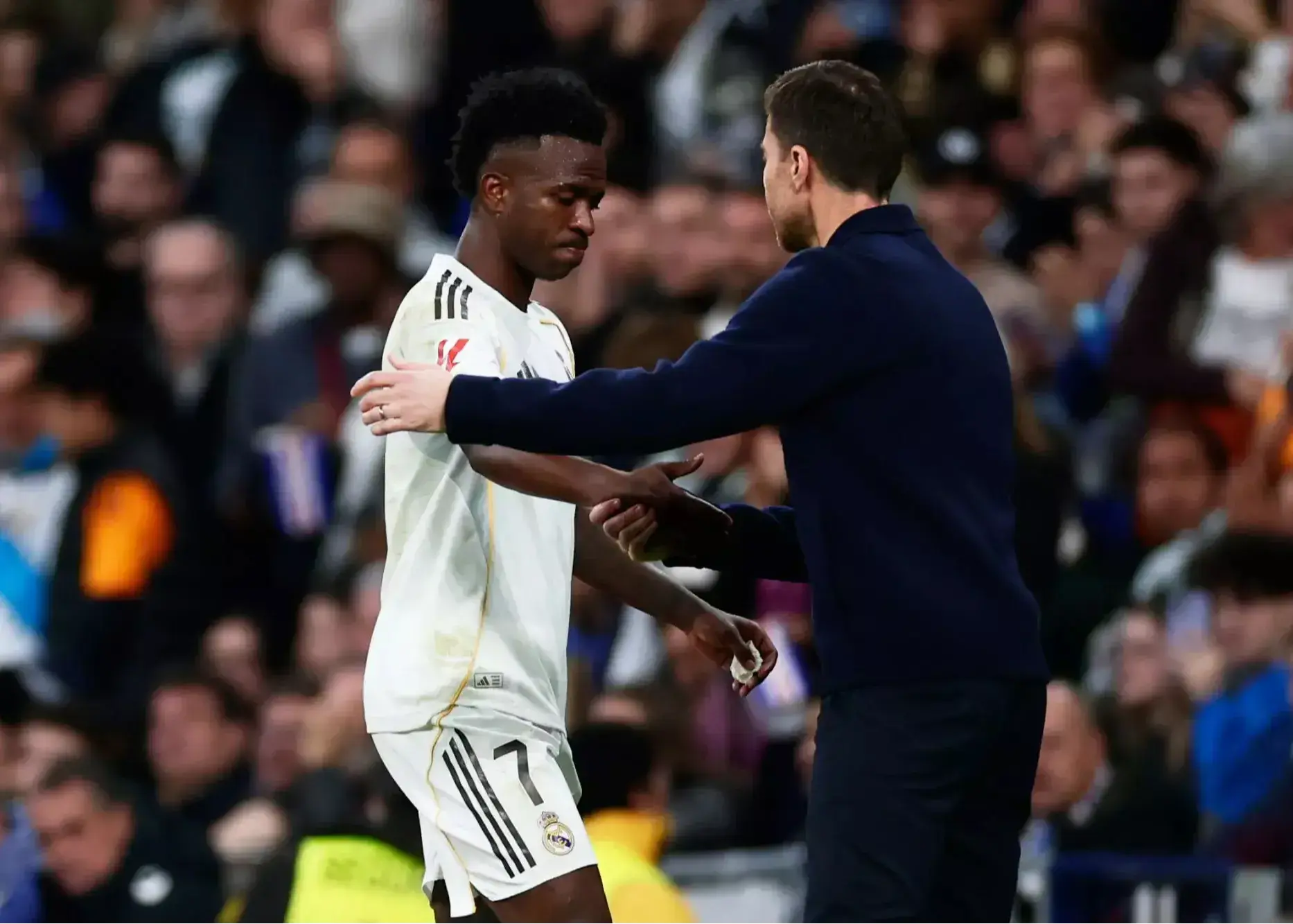 وینیسیوس را به نیمکت می‌فرستادم