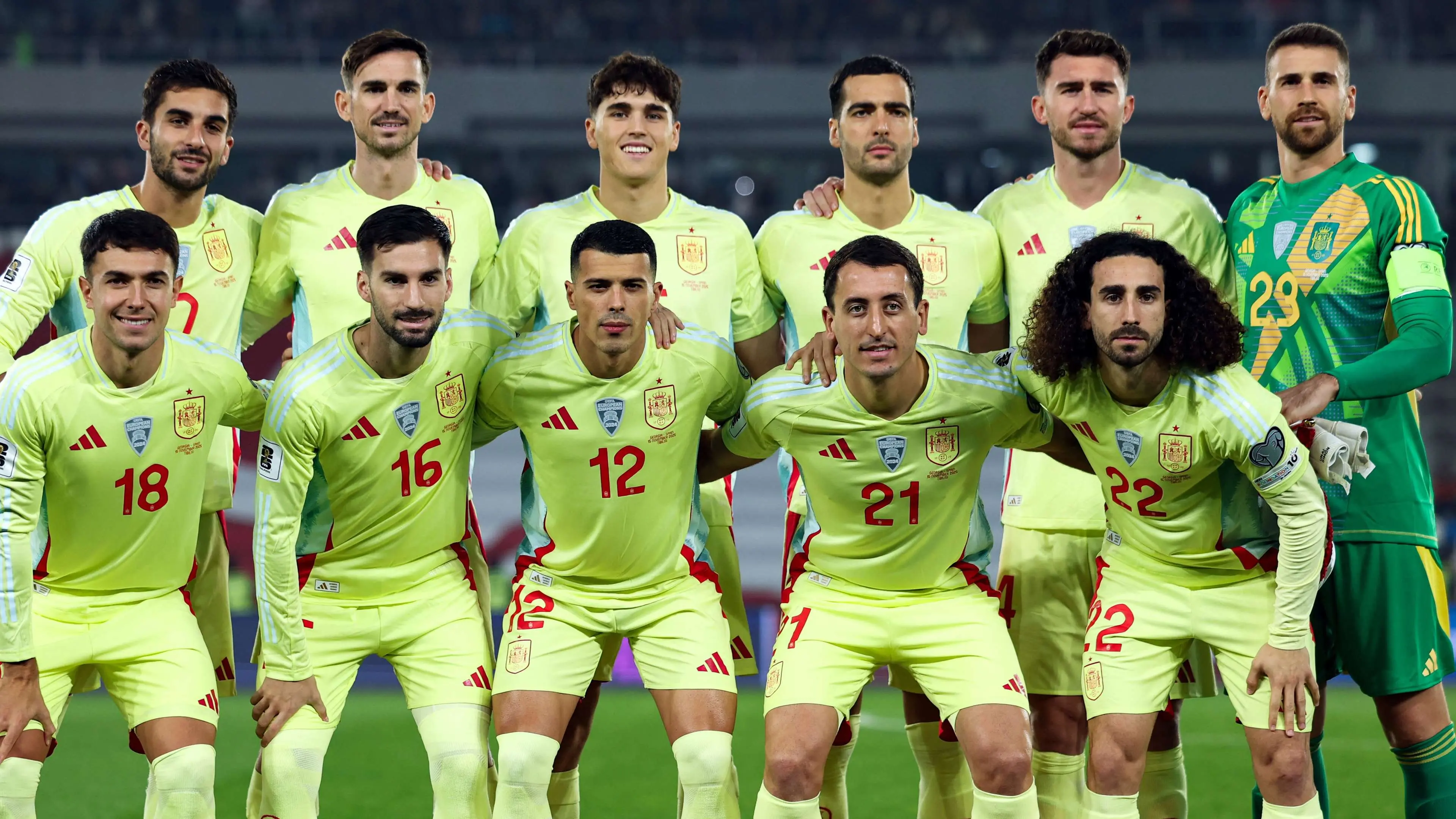 غرش پیروزمندانه مدعی قهرمانی در شب آتشبازی هواداران