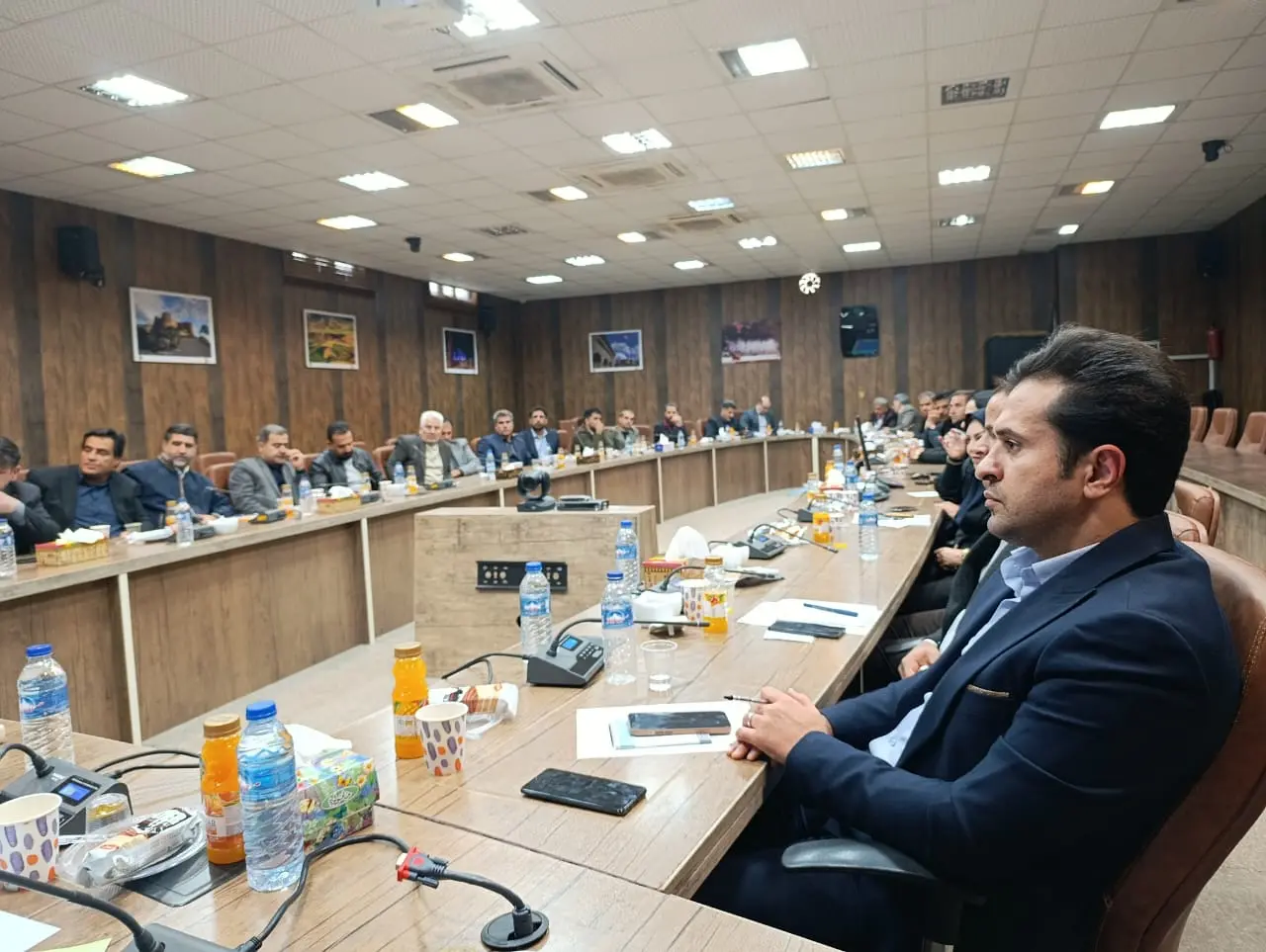 کارگران ستون اصلی  توسعه و پیشرفت  لرستان هستند/ضرورت گفتگوی اجتماعی در چهارچوب تعامل،احترام و آینده نگری 