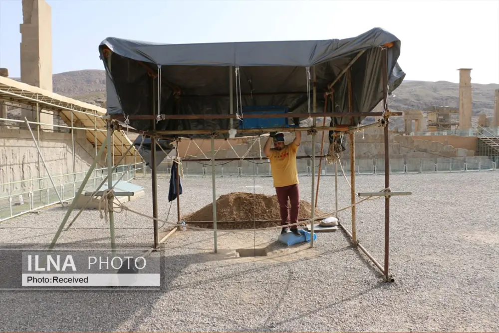 باستانشناسان به دنبال پاسخی برای پرسش صدساله کاخ «اچ»/ کشف راز و رمز تختجمشید پس از آتشسوزی اسکندر+عکس