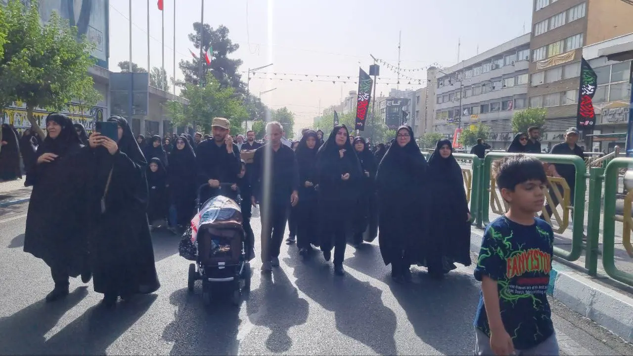 حضور جامعه ورزش بانوان در مراسم وداع با شهدای حمله صهیونیستی