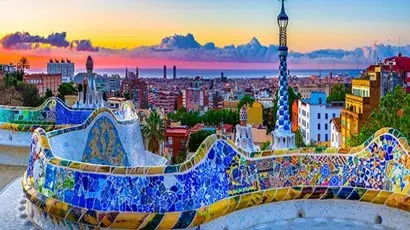سفر به اسپانیا با رزآبی؛ سفری به قلب فرهنگ، رنگ و شور زندگی