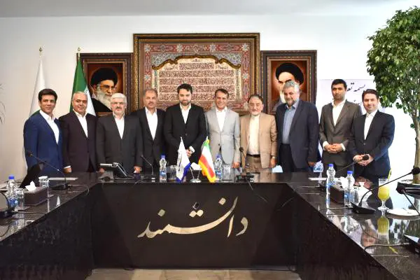 امضاء تفاهمنامه همکاری میان فروشگاههای رفاه و هلدینگ دانشمند
