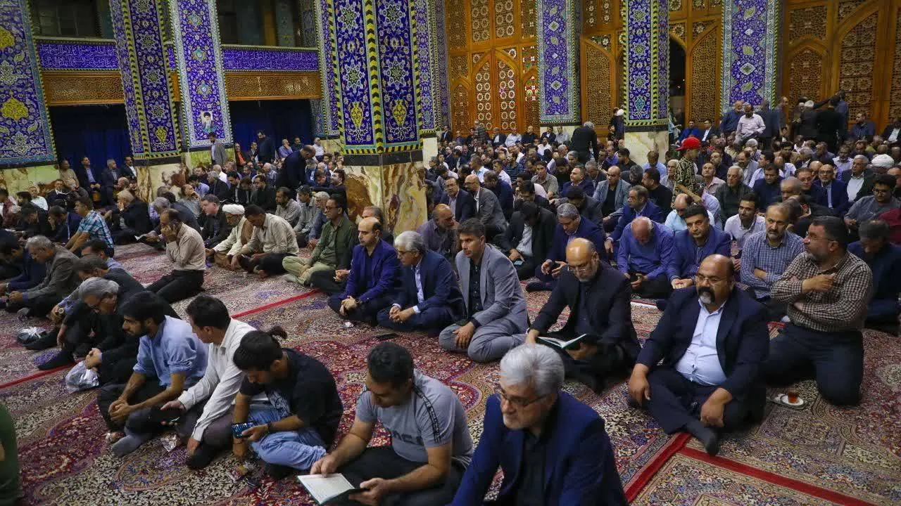 برگزاری مراسم ترحیم خواهر سید محمد خاتمی با حضور چهرههای سیاسی در یزد