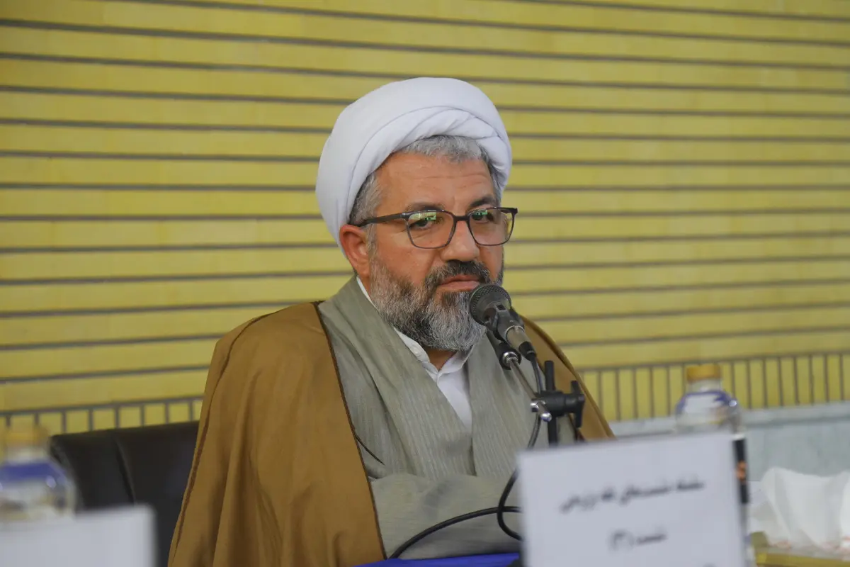  مرحوم آیت‌الله صانعی خاستگاه مشروعیت حکومت‌ها را رضایت عامه و رأی اکثریت می‌دانست