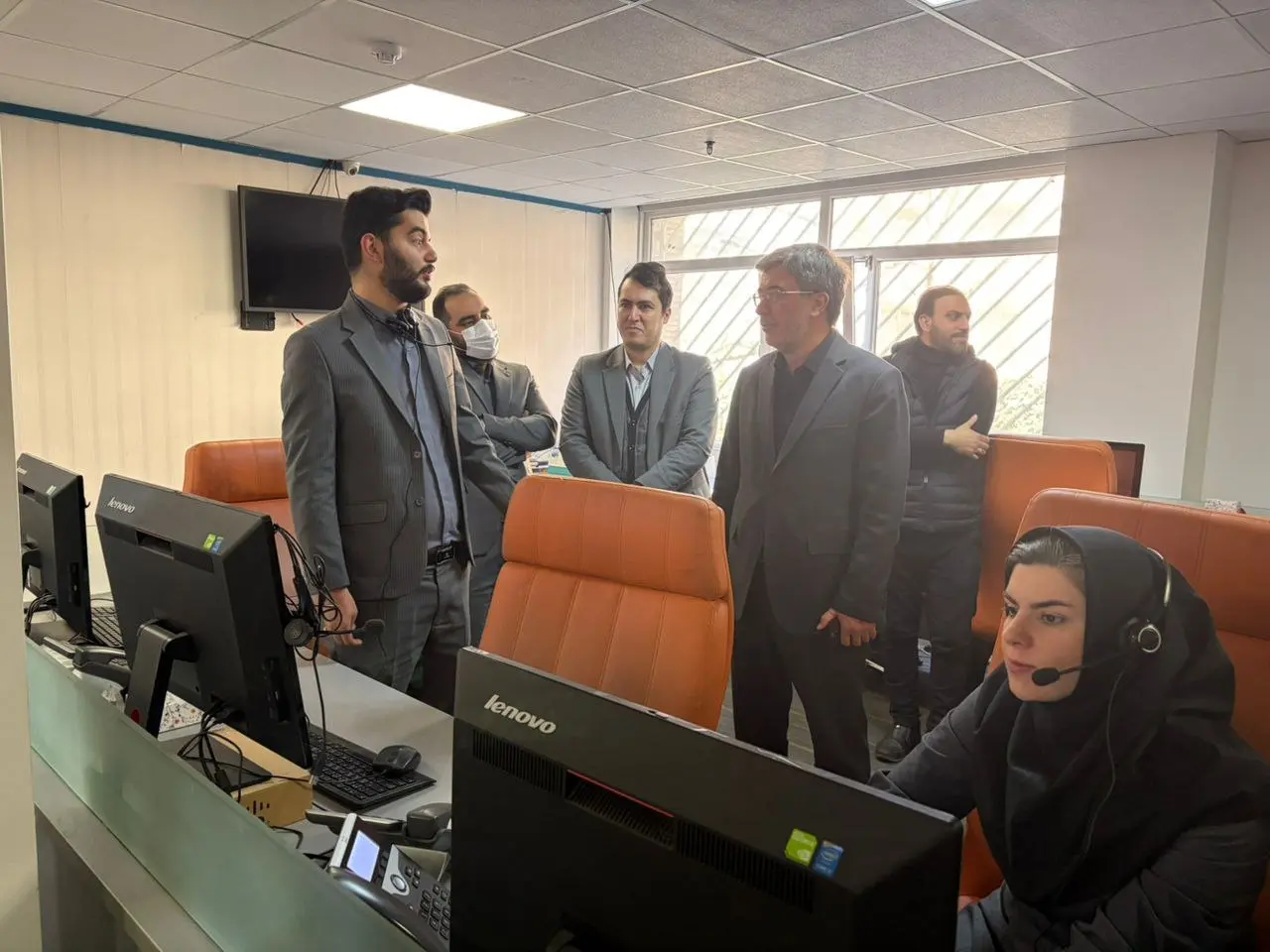 تجلی تعهد سازمانی در ایام تعطیل؛ حضور میدانی مدیرعامل بیمه ایران در مرکز تماس

