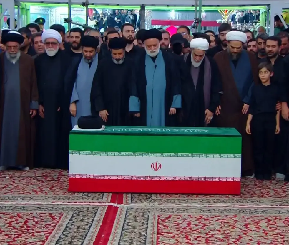 میزبانی تمام قد مشهد از پیکر رهبر شهید/ پیکر آیت‌الله خامنه‌ای  در جوار حرم نورانی امام رضا (ع) آرام گرفت