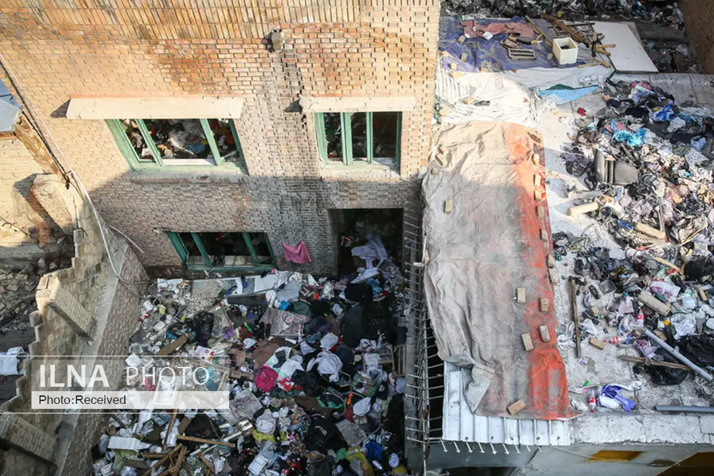 زندگی کارگر، دانشجو و معلمِ بازنشسته با معتاد و سارق زیر یک سقف/«فقر و بیپولی» نقطه اشتراک ساکنان خانههای مجردی