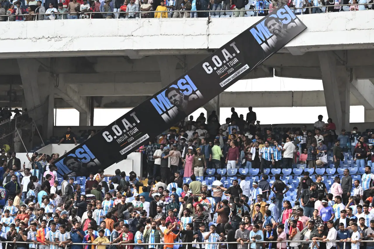 آغاز پرحاشیه تور هند لیونل مسی: اعتراض هواداران در کلکته (عکس)