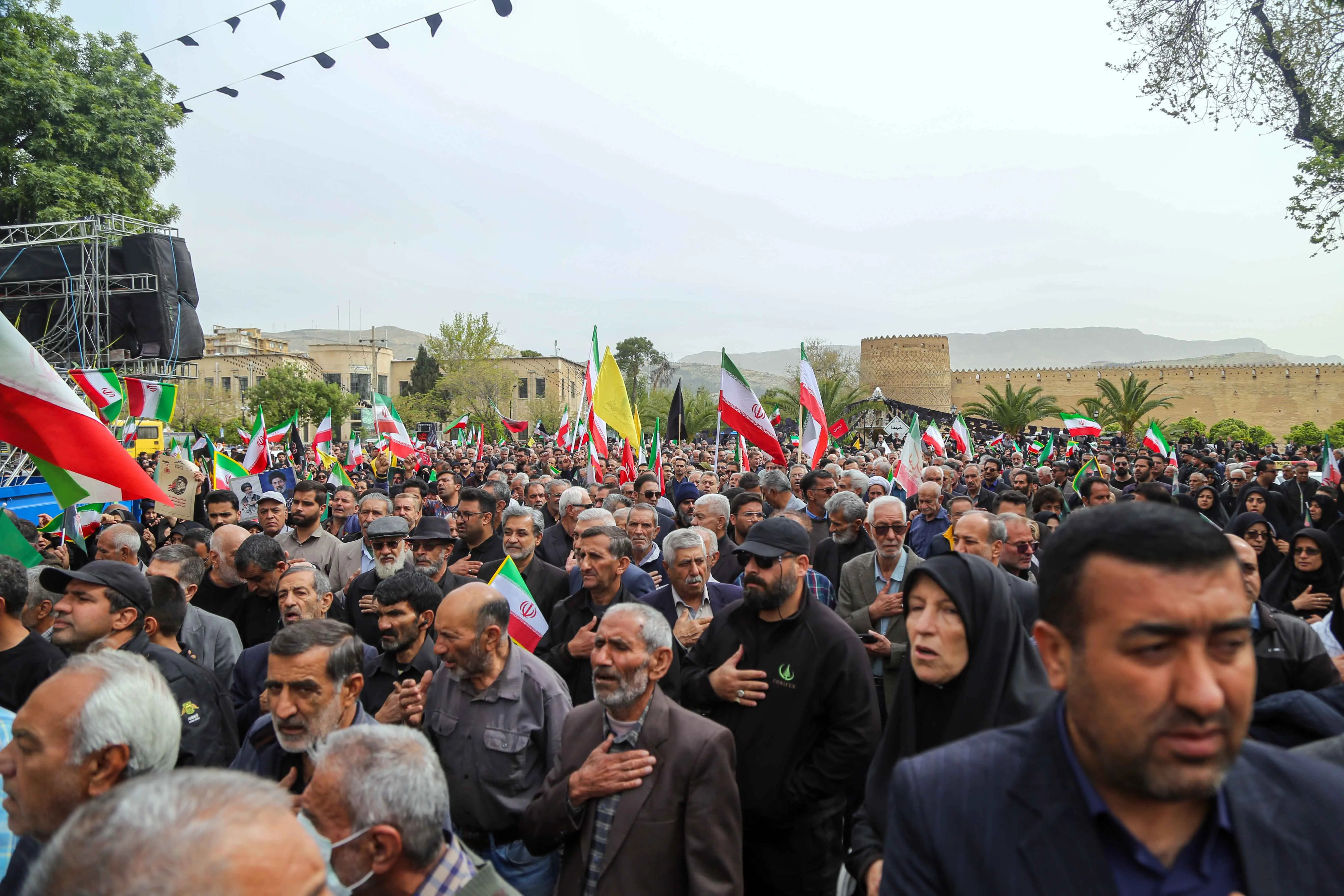 تشییع پیکر سردار سرلشکر پاسدار مجید خادمی و ۵ شهید اقتدار در شیراز