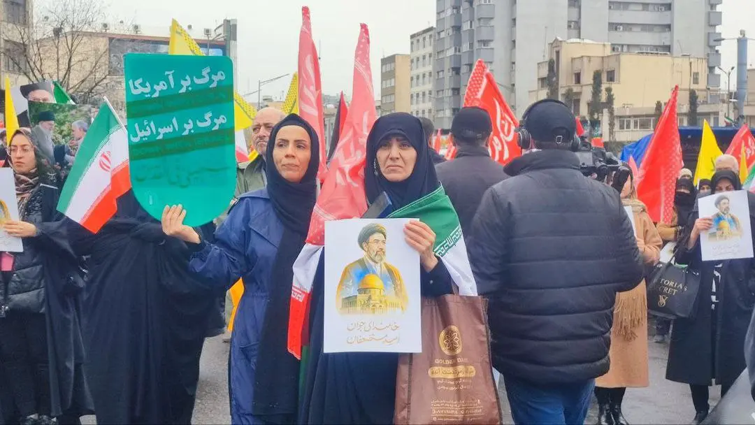 برگزاری مراسم روز جهانی قدس در چهاردهمین روز تحمیل جنگ به ایران/ تکبیر مردم همزمان با انفجارها در حوالی مسیر راهپیمایی+ فیلم و عکس