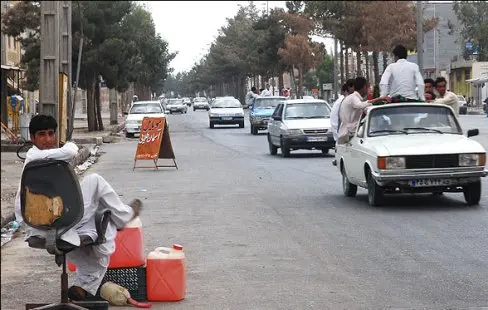 زخمهای چهرهی معصومِ «زاهدان»/ از فقر کودکانِ بنزینفروش تا تعطیلی غرفههای فروشِ لباس در چهارراهِ رسولی!