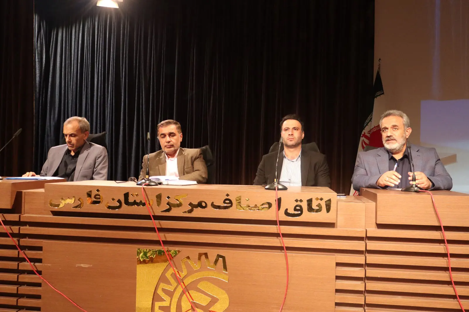 طرح نانینو نیازمند اصلاح است/ قیمت دستوری نان موجب کاهش کیفیت آن می شود