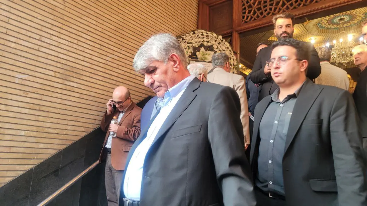 برگزاری مراسم ترحیم برادر مصطفی تاجزاده با حضور فعالان سیاسی اصلاحطلب + تصاویر