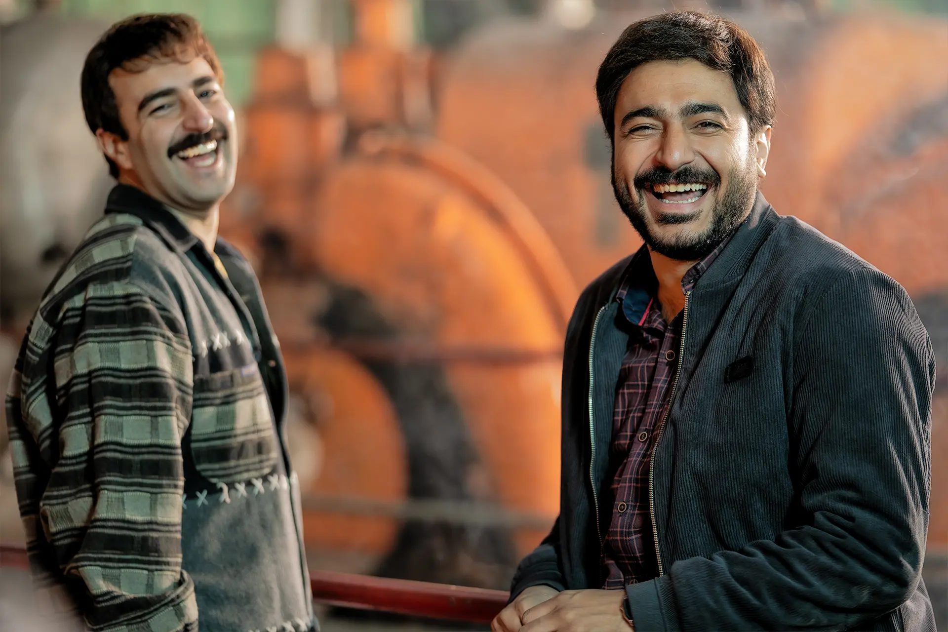 آرمین رحیمیان و کیوان ساکت‌اف در «جهان مبهم هاتف»