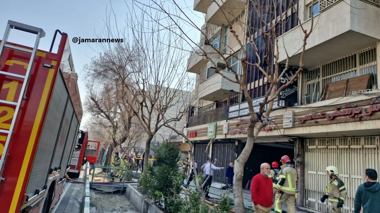 آتش سوزی خیابان انقلاب تقاطع وصال، هم اکنون در تهران + عکس