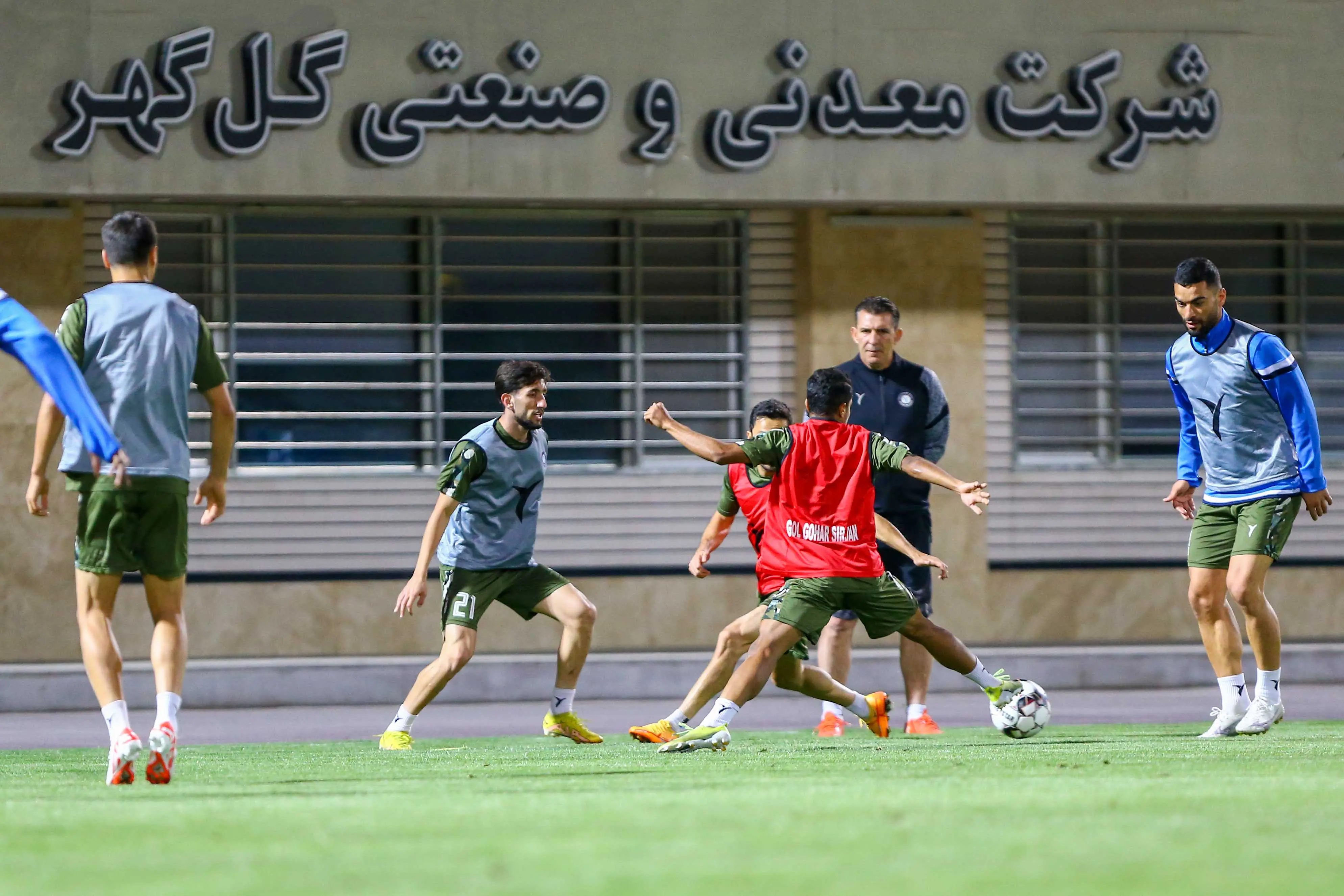 ادامه تمرینات گل‌گهر با حضور تورس و مهاجم هلندی تبار برای بازی با پرسپولیس +عکس
