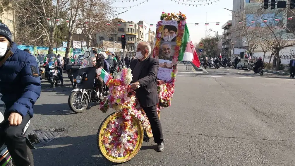 راهپیمایی نمادین سالگرد پیروزی انقلاب اسلامی برگزار شد+فیلم و عکس