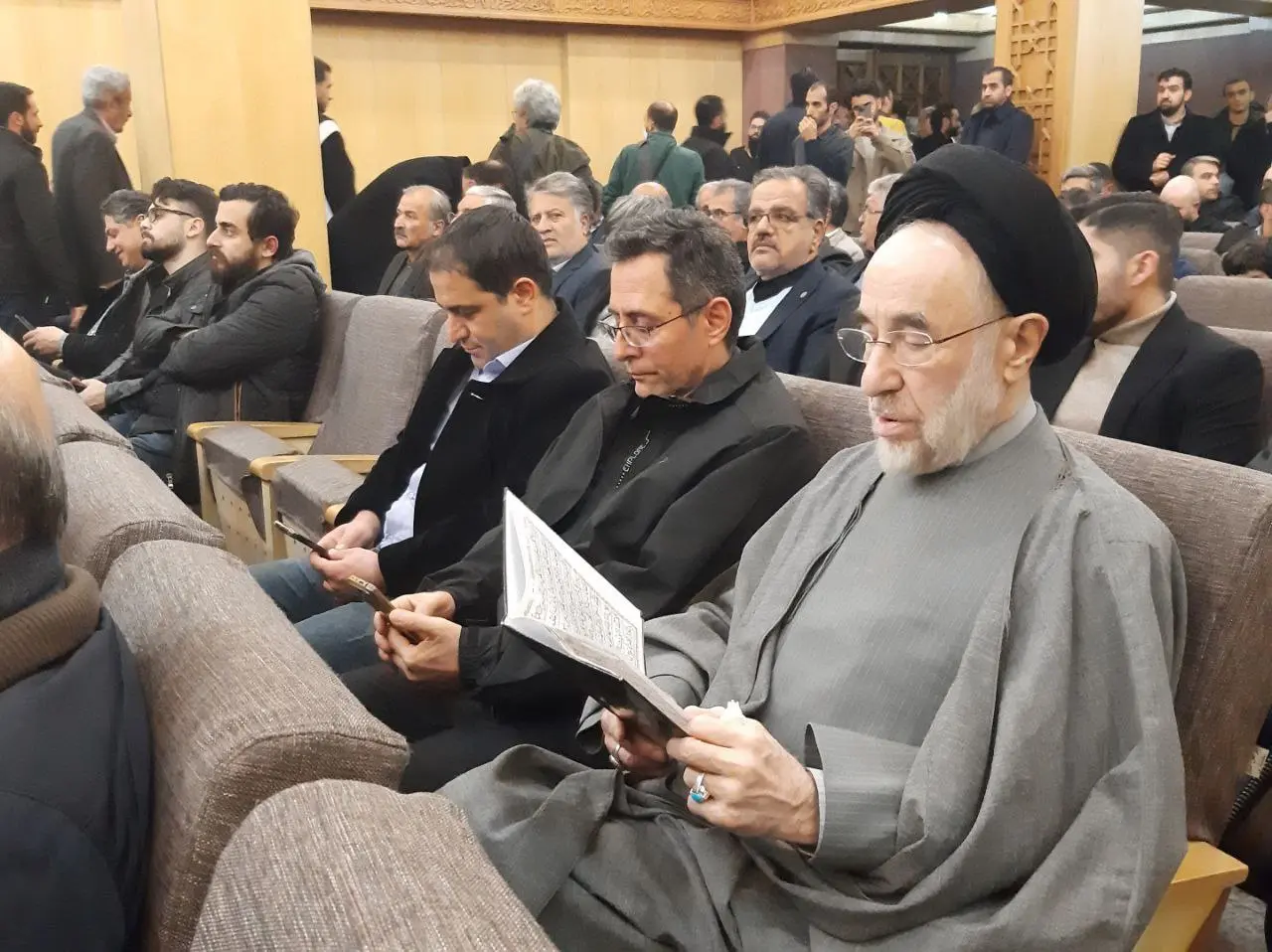 مراسم ترحیم اشرف بروجردی برگزار شد+ عکس