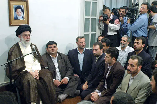 ورزشکارانی که از رهبر شهید انگشتر هدیه گرفتند+ عکس