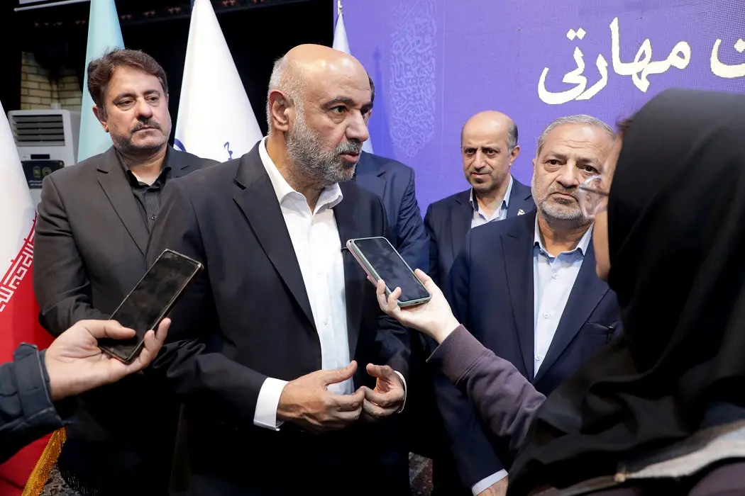 طرح ملی «بانک زمان» با حمایت بانک رفاه کارگران رونمایی شد