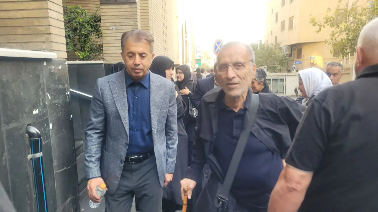 برگزاری مراسم ترحیم برادر مصطفی تاجزاده با حضور فعالان سیاسی اصلاحطلب + تصاویر
