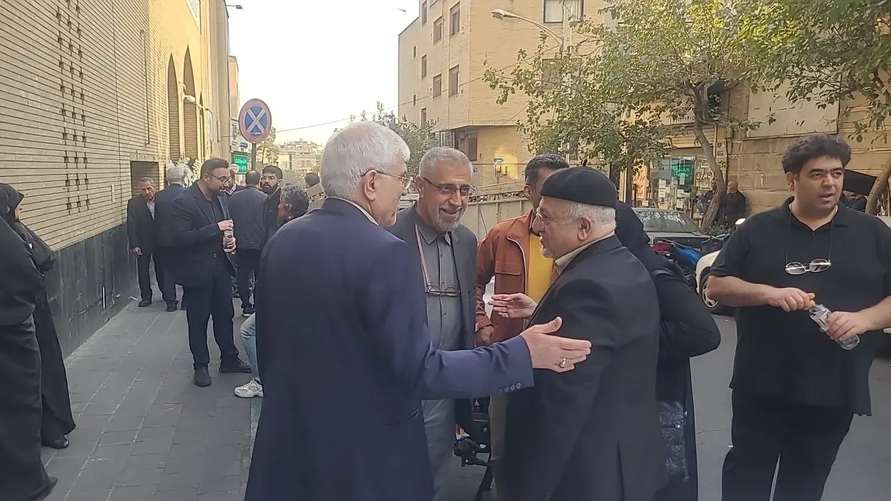 برگزاری مراسم ترحیم برادر مصطفی تاجزاده با حضور فعالان سیاسی اصلاحطلب + تصاویر