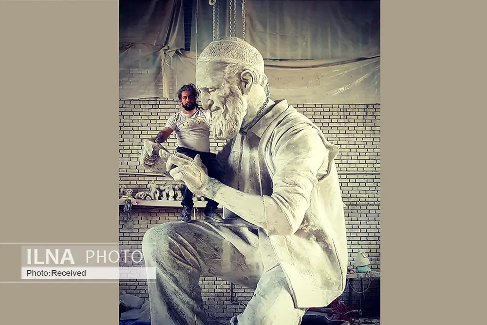 اگر وزارت ارشاد نباشد بخشهایی از فرهنگ بیشتر رشد میکند/ کاندیداهای ریاست جمهوری ایران را با چه تصاویری جز خیام، فردوسی، سعدی و حافظ میتوانند معرفی کنند؟ / دستمزدم آنقدر کم بود که احساس میکنم به من دستبرد زدهاند!