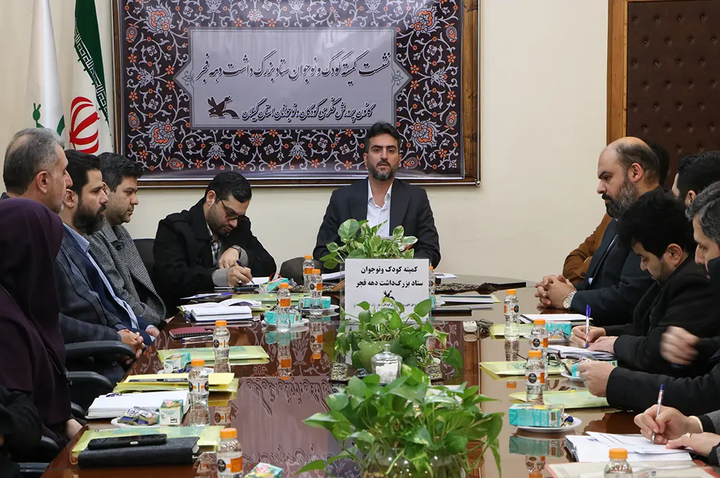 دهه فجر انقلاب بستری برای پیوند میان نسلی قرار‌ گیرد