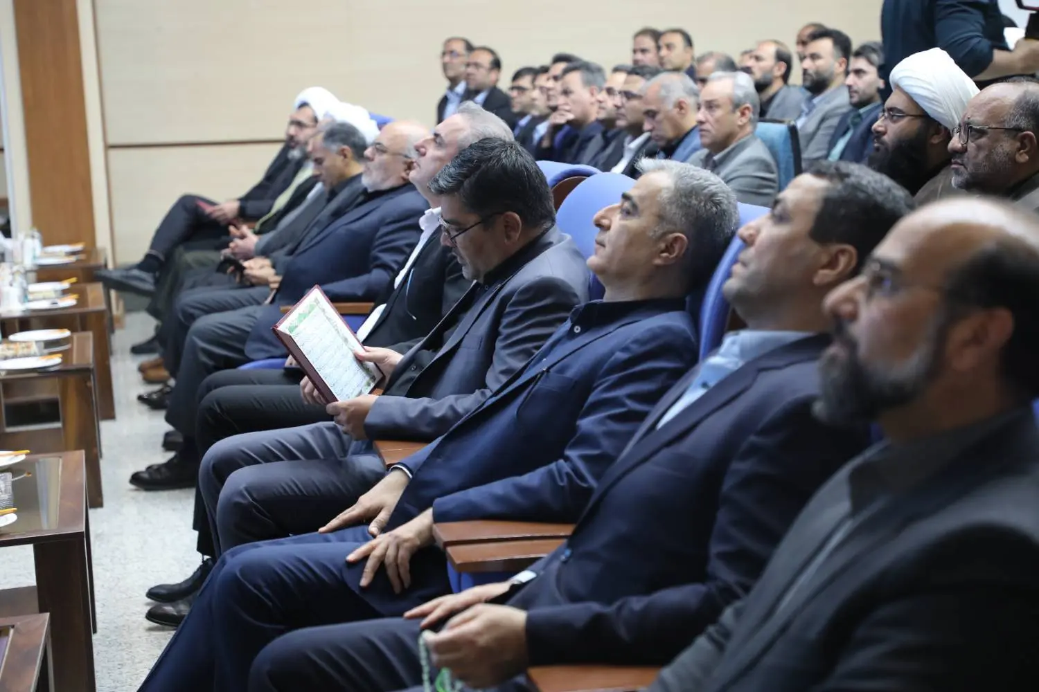 مراسم بزرگداشت «رهبر شهید انقلاب اسلامی» در بانک تجارت برگزار شد