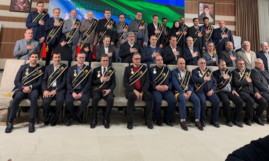 مدال افتخار «حامی مدرسه‌سازی ایران» به شرکت پتروشیمی فن‌آوران اهدا شد