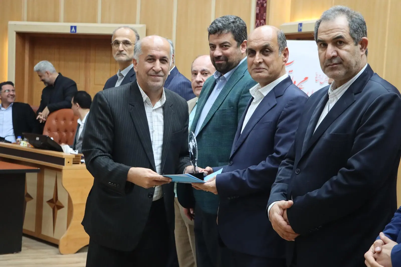 10 مدیر روابط عمومی برتر استان گیلان تجلیل شدند