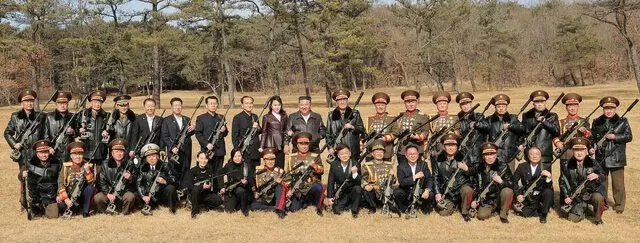 تصاویر دختر کیم جونگ اون در میدان تیر 