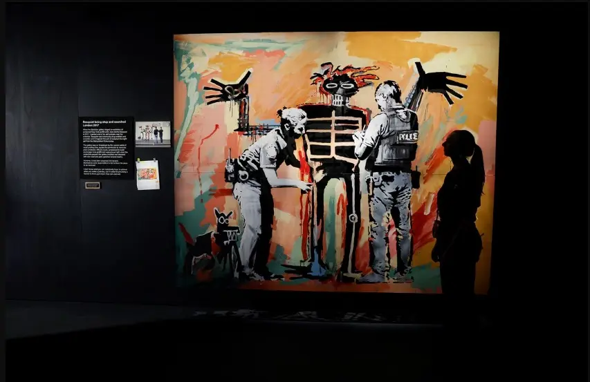 نمایشگاهی امنیتی با آثاری از هنرمندِ قانون‌شکنِ پنهان در میان جمعیت+آثار