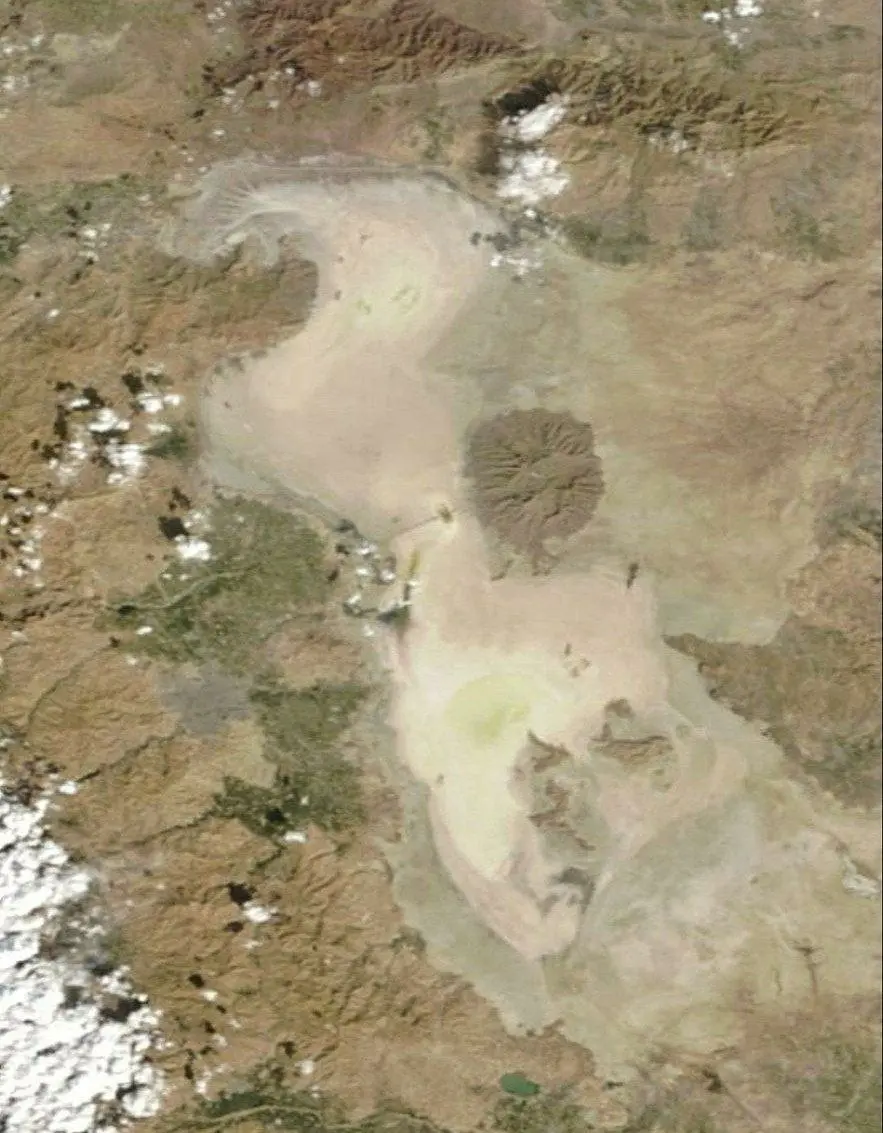 تصویر ناسا از کویر نمک ارومیه! +عکس