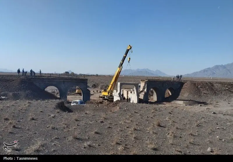 بازسازی پل هفتدهانه راهآهن در ۴۰ساعت+عکس