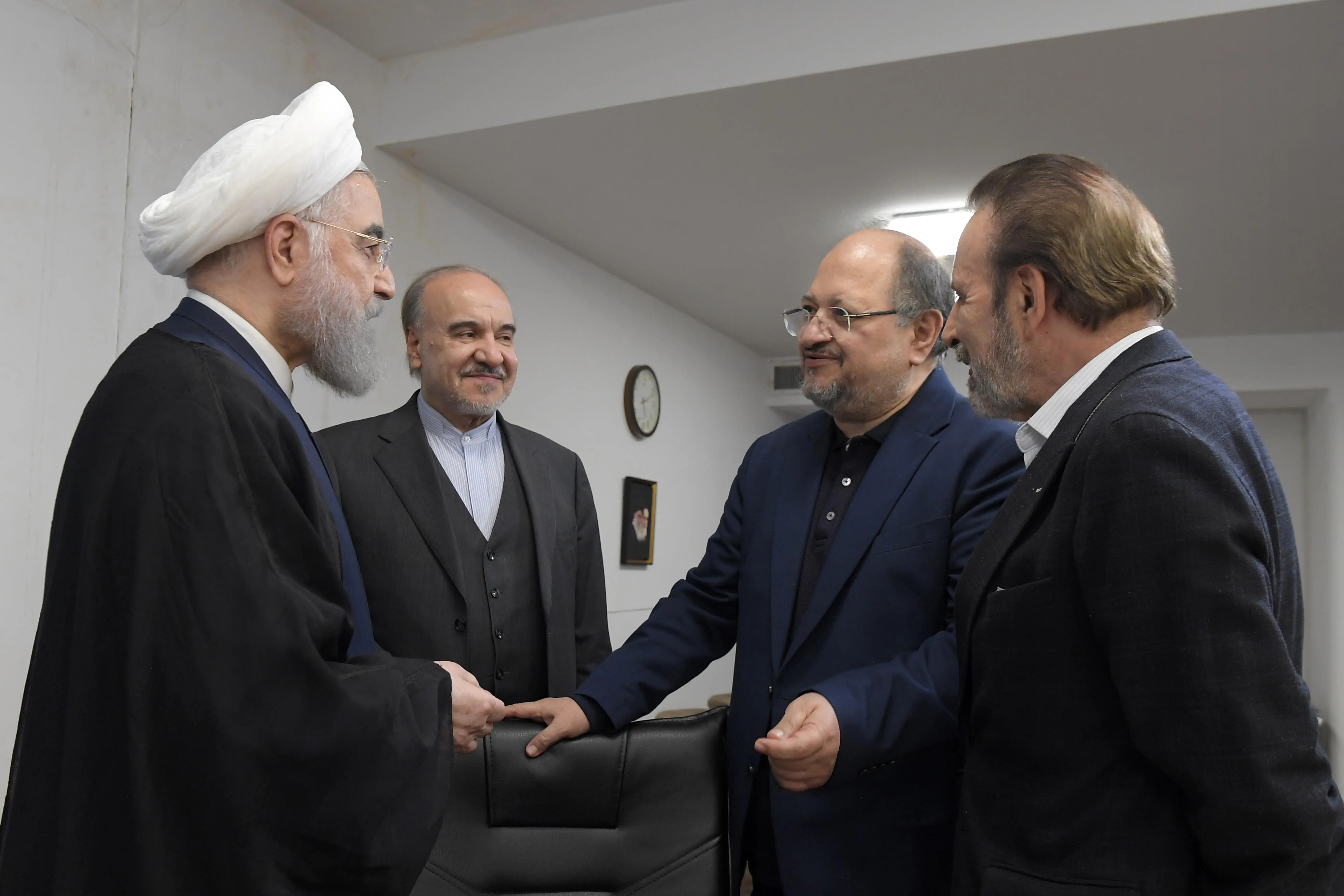 تصاویر دیدار جمعی از وزیران و معاونان سابق با روحانی