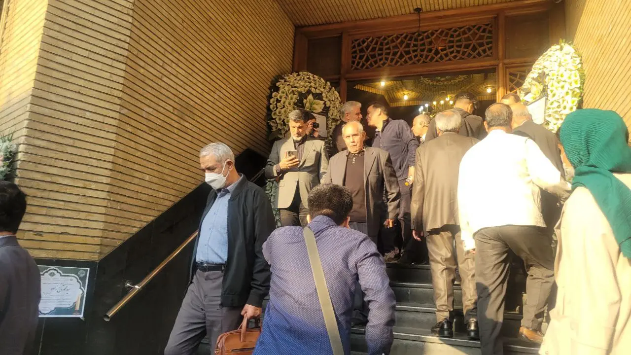 برگزاری مراسم ترحیم برادر مصطفی تاجزاده با حضور فعالان سیاسی اصلاحطلب + تصاویر