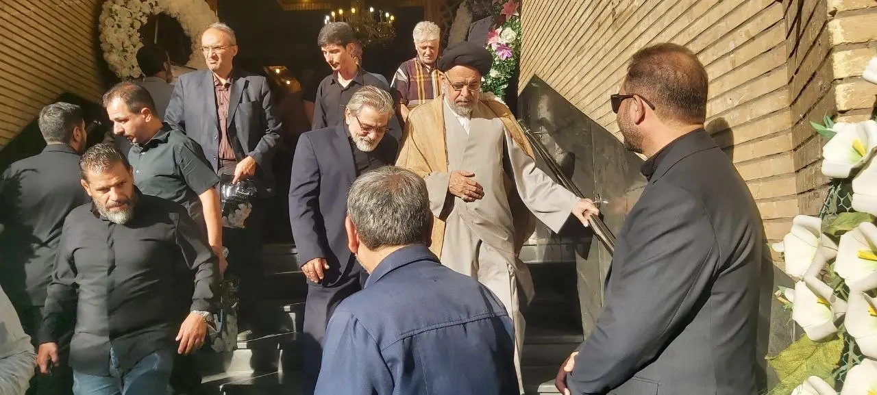 حضور پزشکیان و جمعی از چهرههای سیاسی در مراسم ختم احمد ناطق نوری + تصاویر