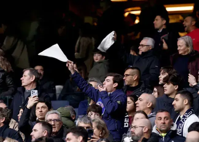 تماشاگران خشمگین در برنابئو دوباره رئال را هو کردند