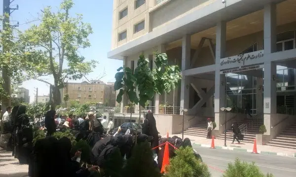 شرایط بحرانی دانشجویان دکتری از "سراب اشتغال"تا "جریمه‌های میلیونی و درآمد صفر"/۳۰ سالگی‌های بدون شغل و حقوق 