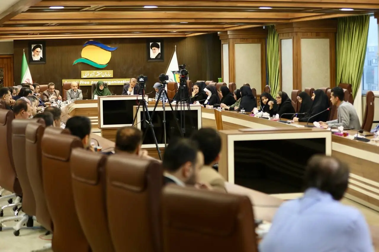 نشست سخنگوی دولت با نمایندگان تشکل ها و احزاب استان گیلان