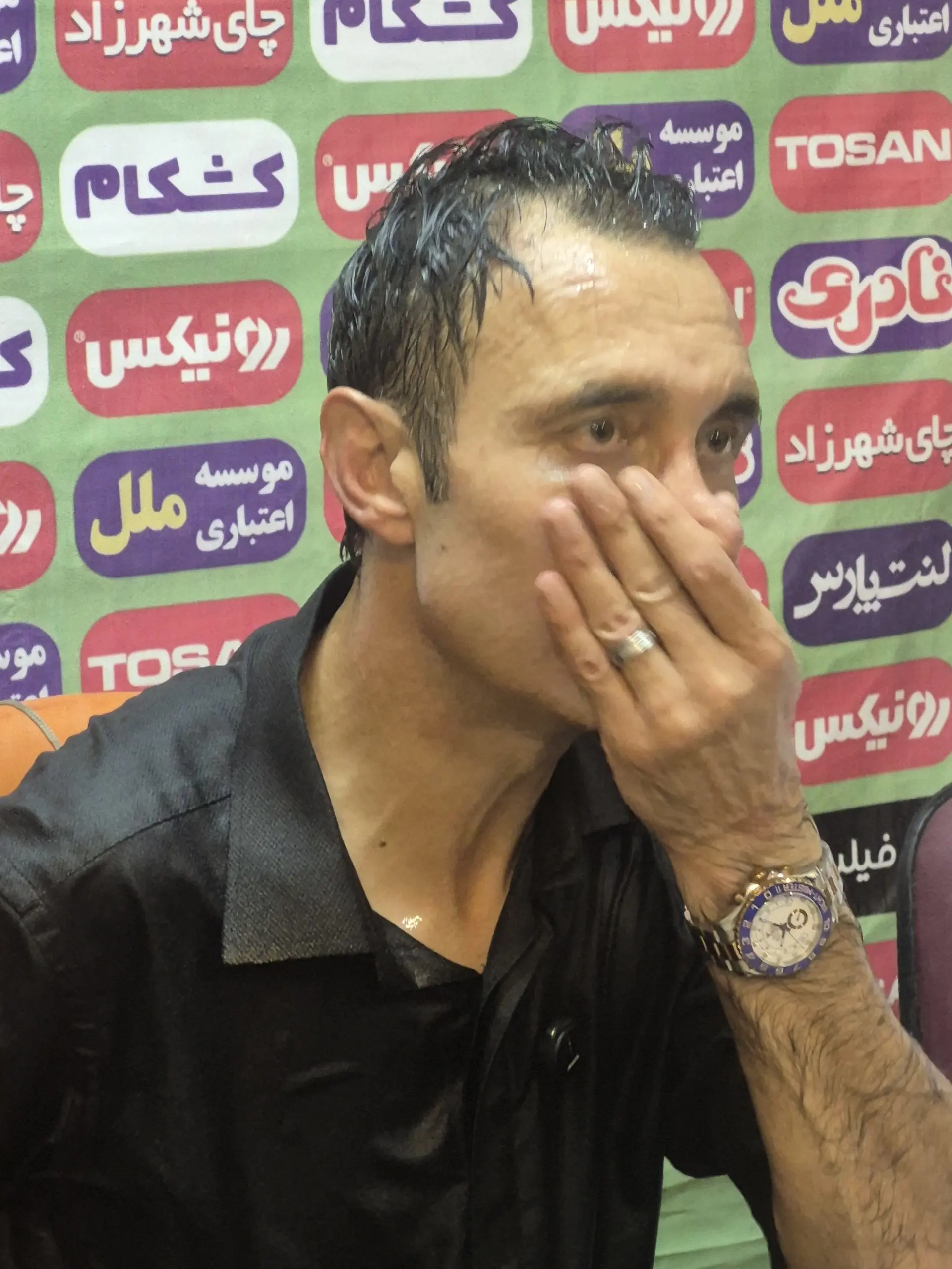 جشن متفاوت قهرمانی نساجی در نشست خبری عنایتی (عکس)